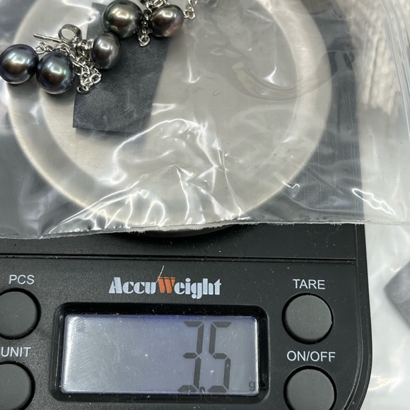 Vintage Honora Black Pearl Drop Earrings in Sterling Silver - Picture 13 of 13